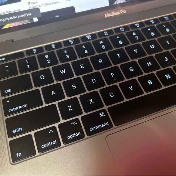 2017 MacBook Pro - Picture 7 of 8